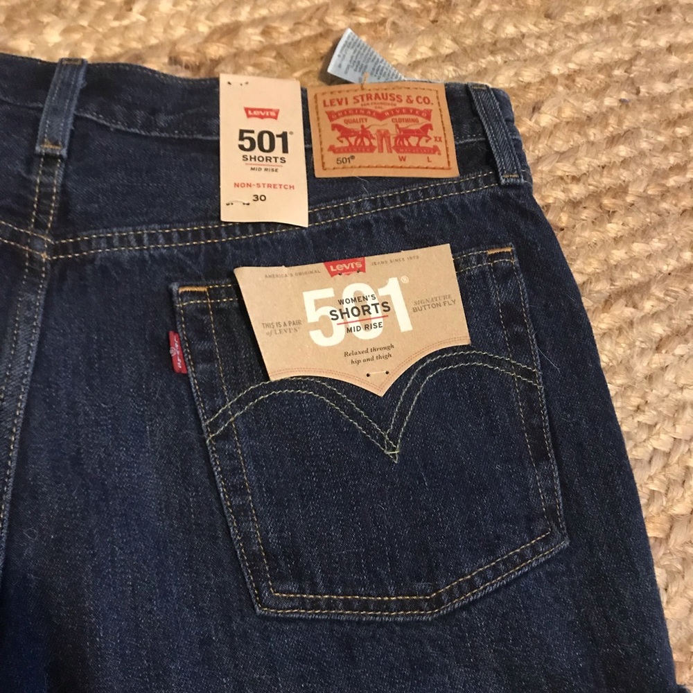 Levi’s 501 mid rise shorts!